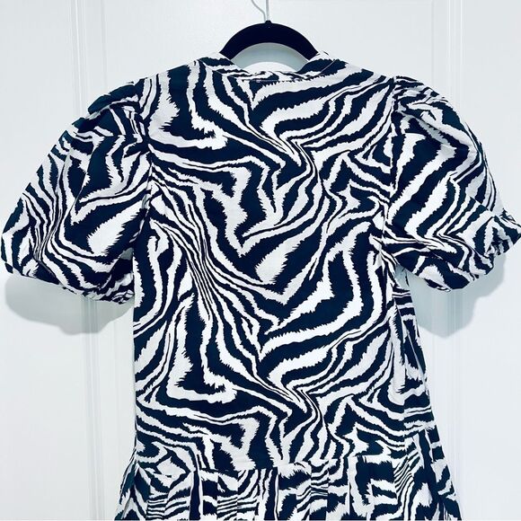 AVARA EXCLUSIVE Women’s Elyse Dress Sz Small Puff Sleeve Navy/White Pockets NWT - Picture 12 of 16